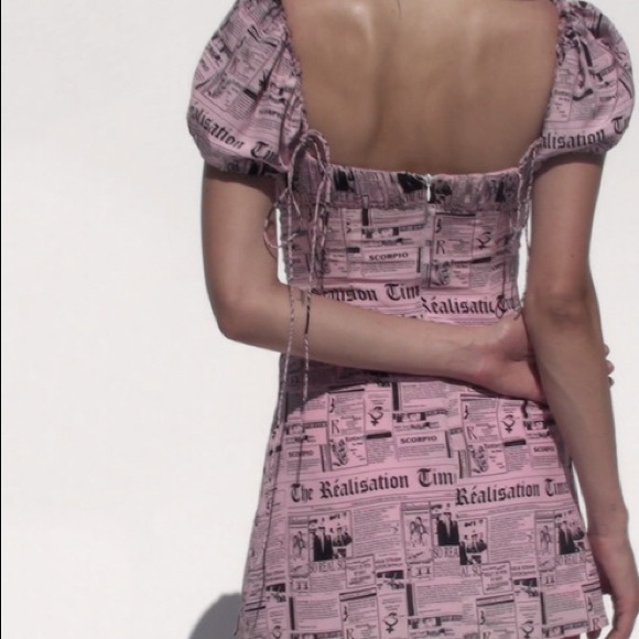 RÉALISATION - NWT VENUS DRESS- NEWSPAPER PRINT - Picture 4 of 5